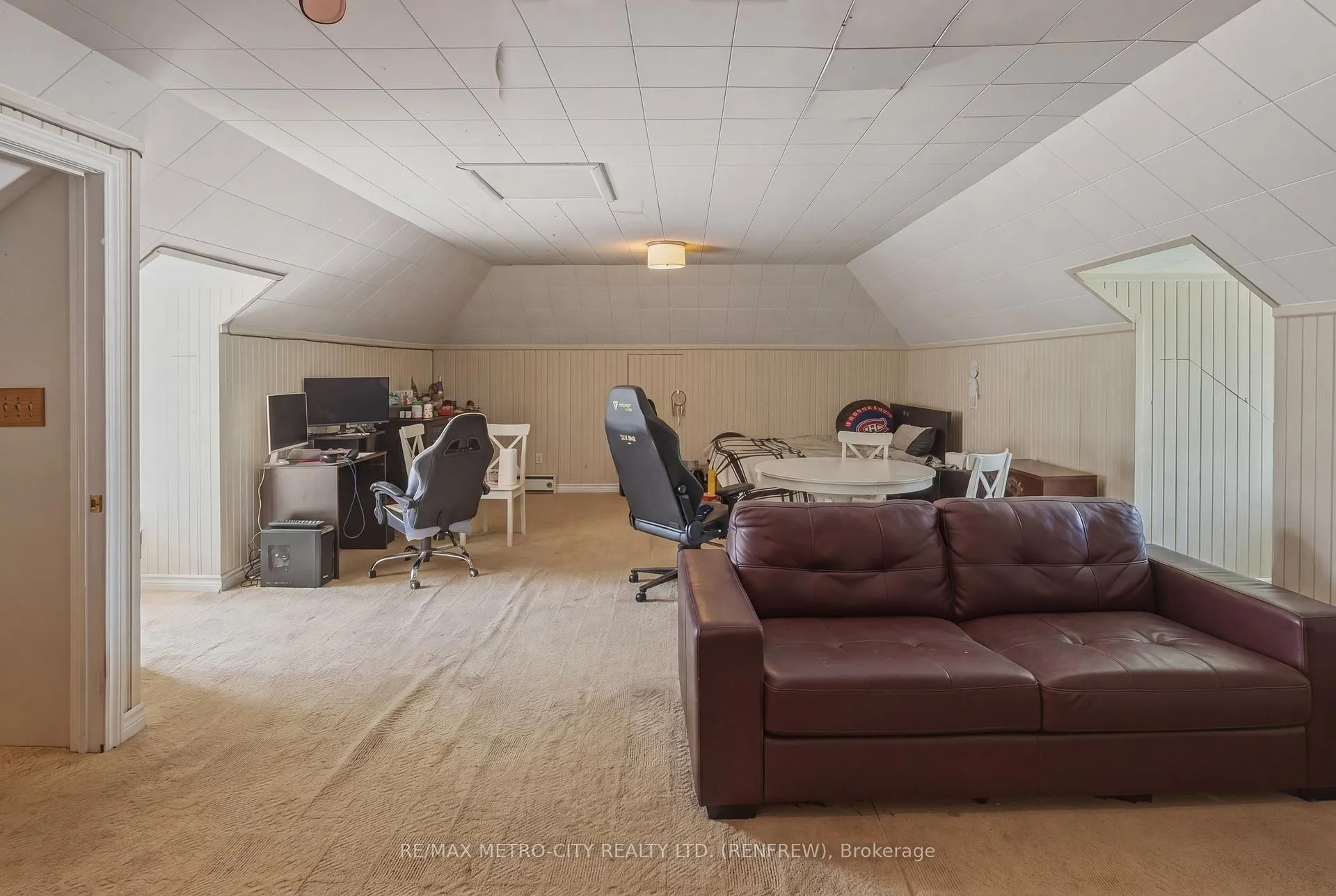 Photo 30 of 560 Raglan Street S, Renfrew — HOMEH