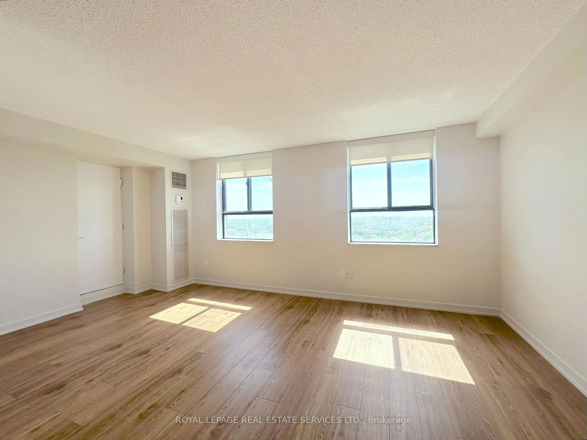 Photo 4 of Unit 1112, 190 Clark Boulevard, Brampton, Queen Street Corridor — HOMEH