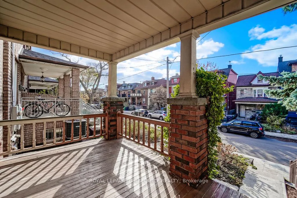 Photo 6 of 243 Montrose Avenue, Toronto, Palmerston-Little Italy — HOMEH