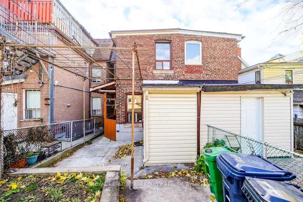 Photo 10 of 243 Montrose Avenue, Toronto, Palmerston-Little Italy — HOMEH
