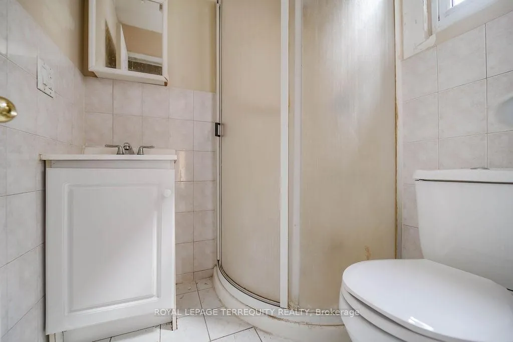 Photo 14 of 243 Montrose Avenue, Toronto, Palmerston-Little Italy — HOMEH