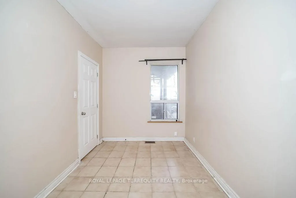 Photo 21 of 243 Montrose Avenue, Toronto, Palmerston-Little Italy — HOMEH