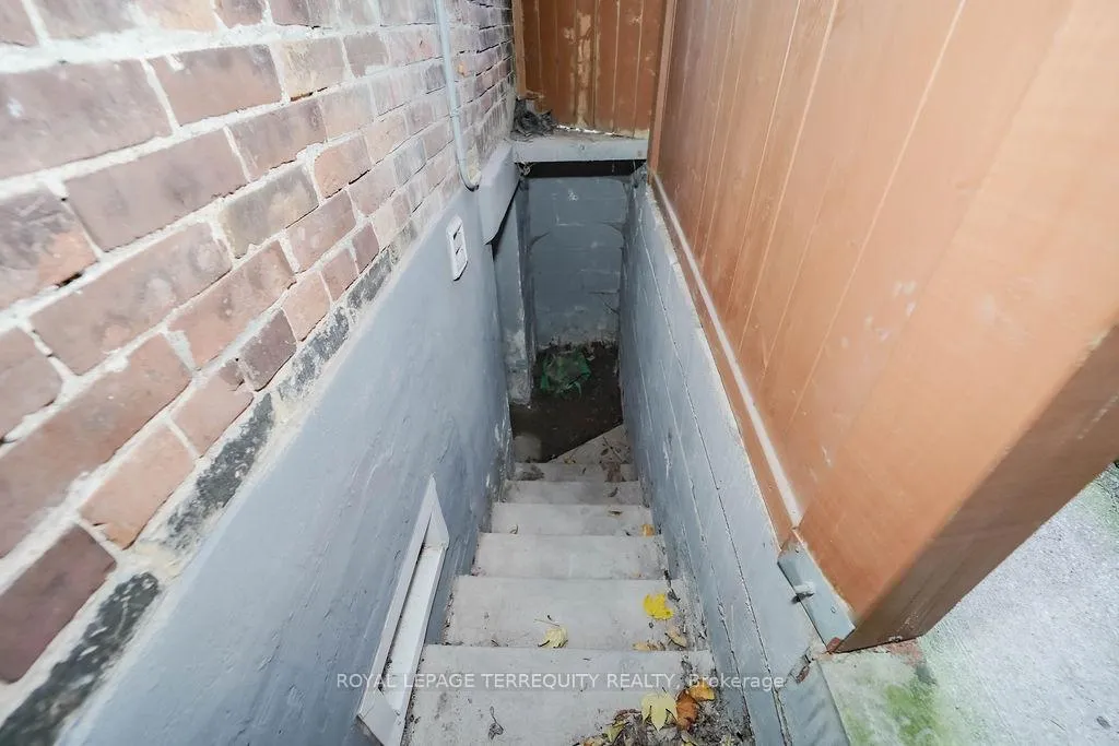 Photo 41 of 243 Montrose Avenue, Toronto, Palmerston-Little Italy — HOMEH