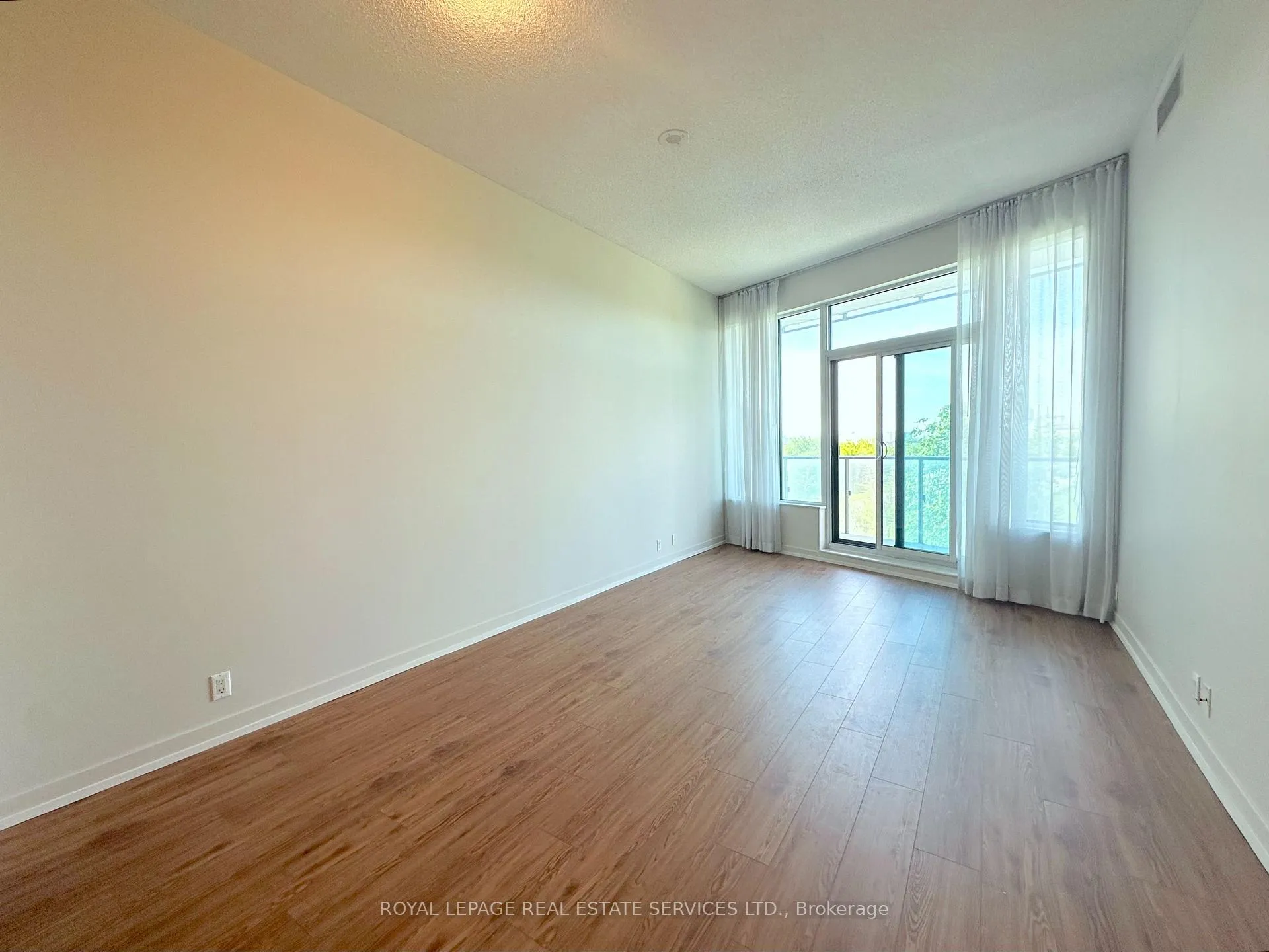 Photo 4 of Unit 407, 188 Clark Boulevard, Brampton, Queen Street Corridor — HOMEH