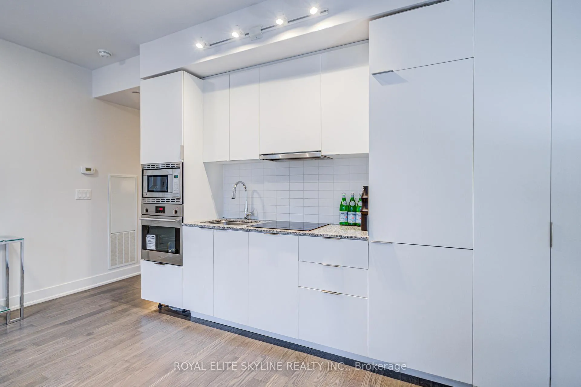 Photo 21 of Unit 310, 955 Bay Street, Toronto, Bay Street Corridor — HOMEH