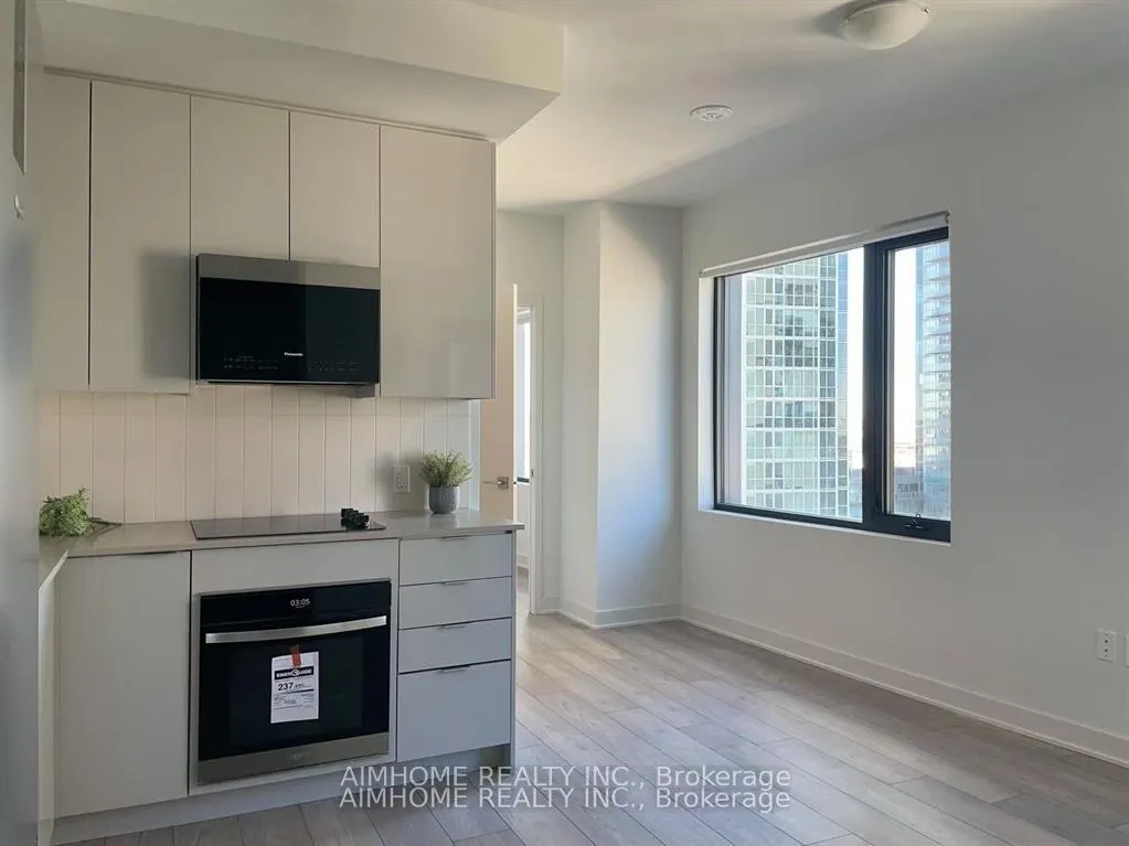 Photo 7 of Unit 1606, 2920 Highway 7 Road, Vaughan, Concord — HOMEH