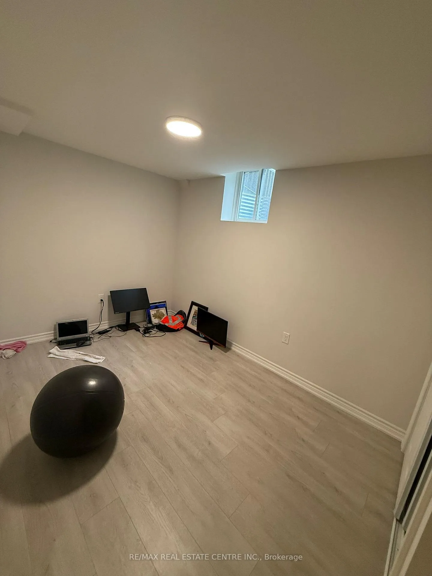 Photo 3 of 33 Lacewood Crescent, Brampton, Westgate — HOMEH