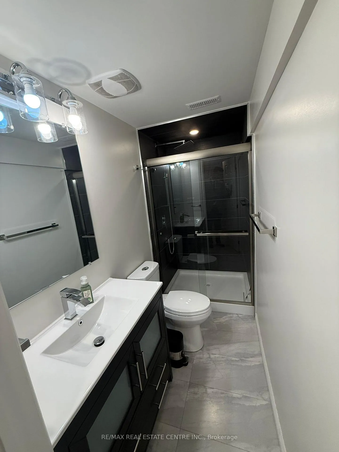 Photo 9 of 33 Lacewood Crescent, Brampton, Westgate — HOMEH