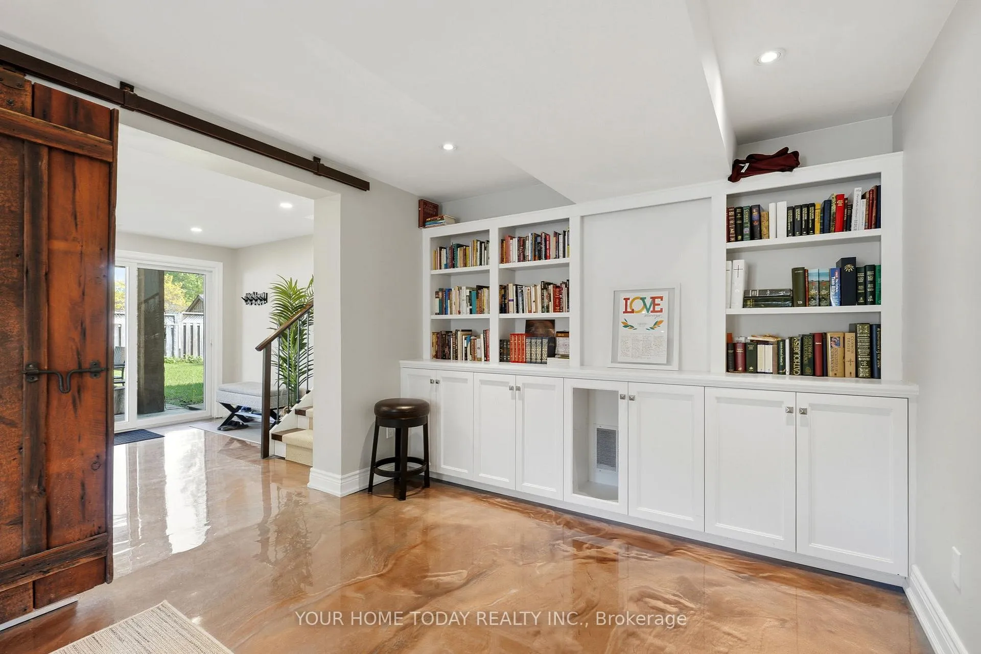 Photo 8 of 39 Eleanor Crescent, Halton Hills, Georgetown — HOMEH