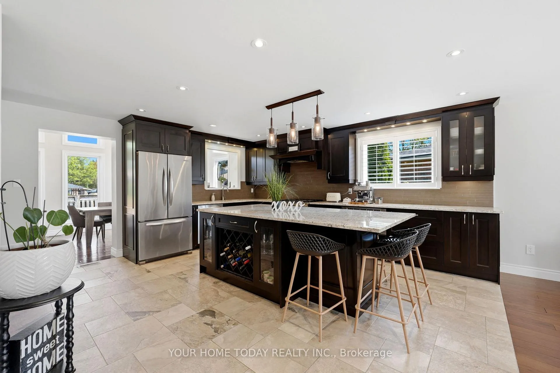 Photo 12 of 39 Eleanor Crescent, Halton Hills, Georgetown — HOMEH