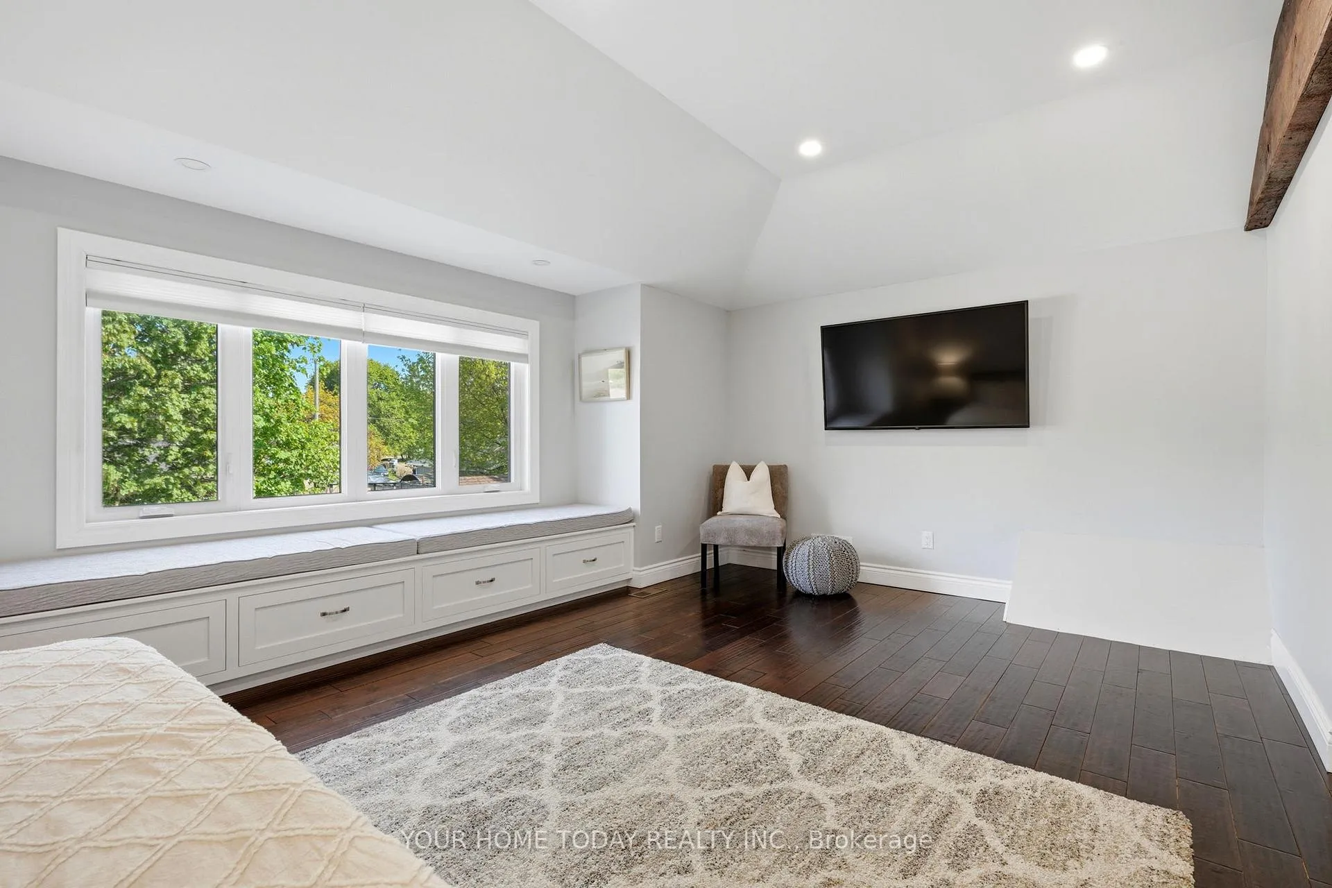 Photo 20 of 39 Eleanor Crescent, Halton Hills, Georgetown — HOMEH