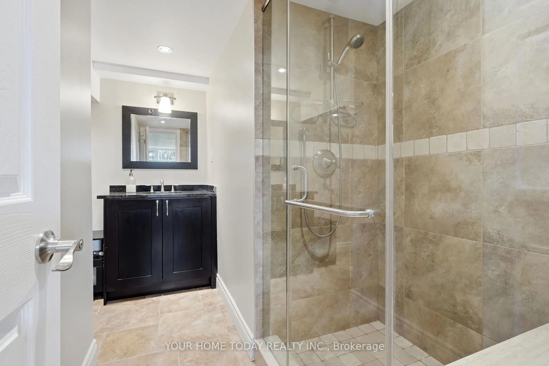 Photo 29 of 39 Eleanor Crescent, Halton Hills, Georgetown — HOMEH