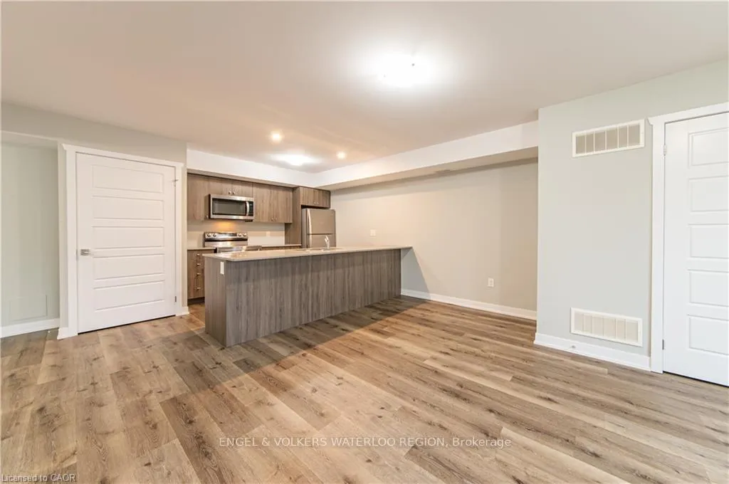 Photo 4 of Unit B9, 1331 Countrystone Drive, Kitchener — HOMEH