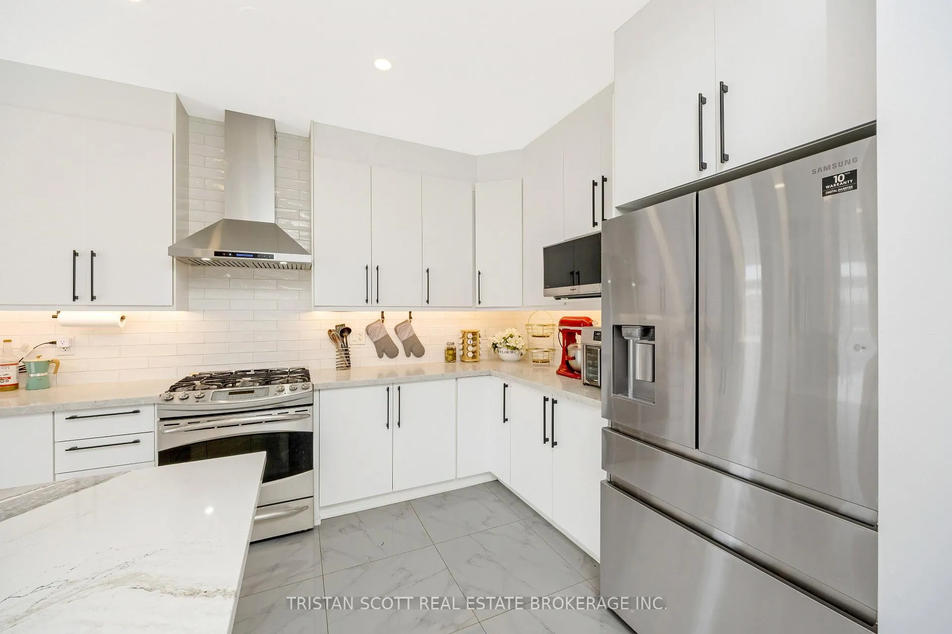 Photo 9 of 606 Nairn Circle, Milton, Scott — HOMEH