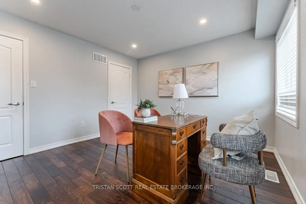 Photo 14 of 606 Nairn Circle, Milton, Scott — HOMEH