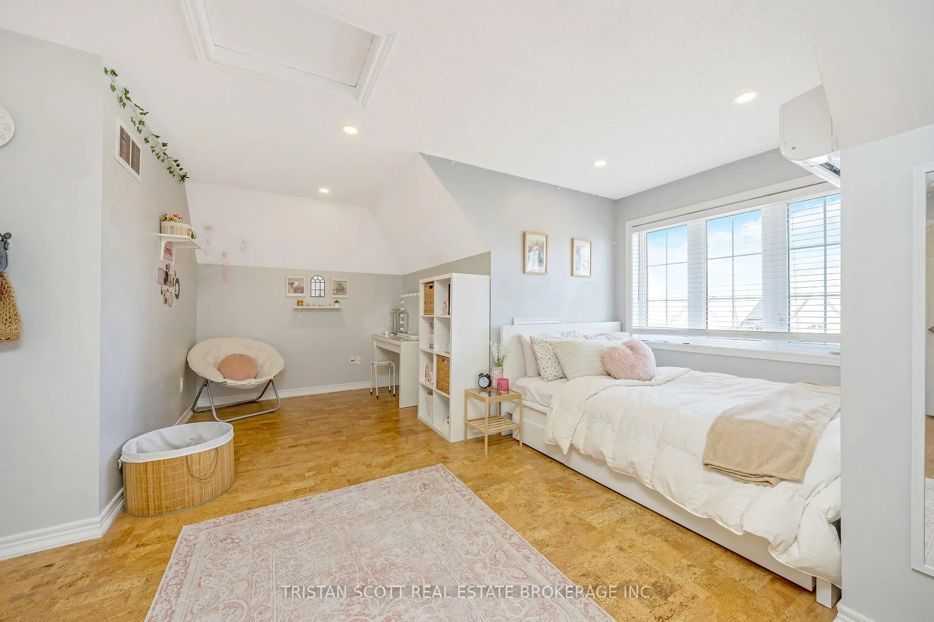Photo 20 of 606 Nairn Circle, Milton, Scott — HOMEH