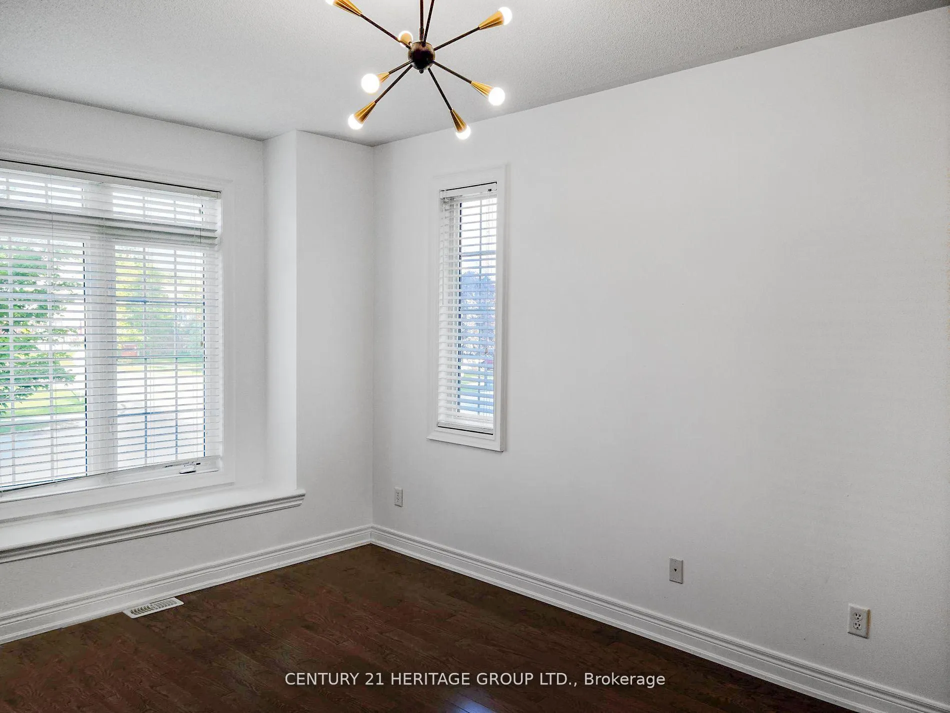Photo 8 of 44 White Sands Way, Wasaga Beach — HOMEH