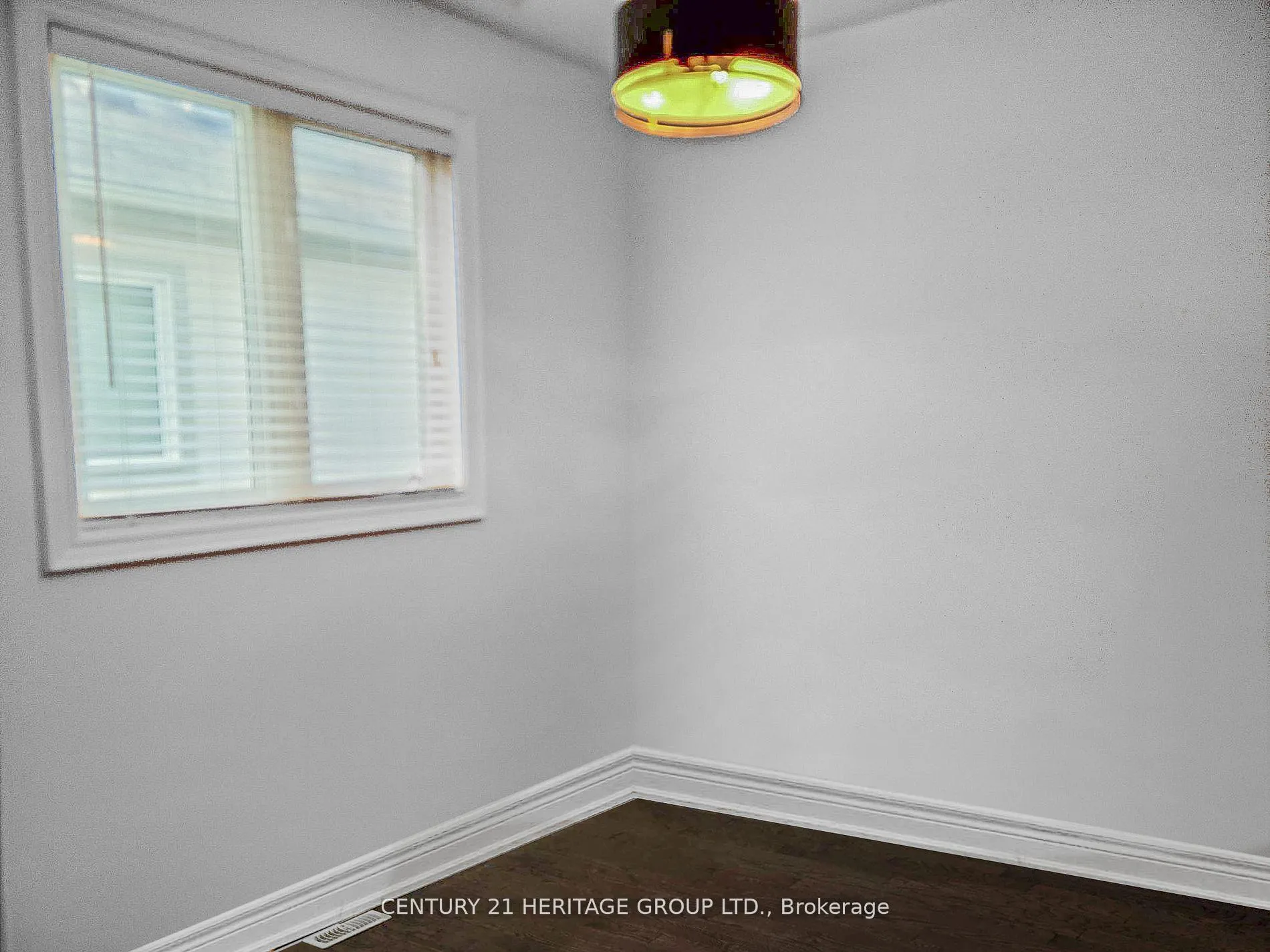 Photo 12 of 44 White Sands Way, Wasaga Beach — HOMEH
