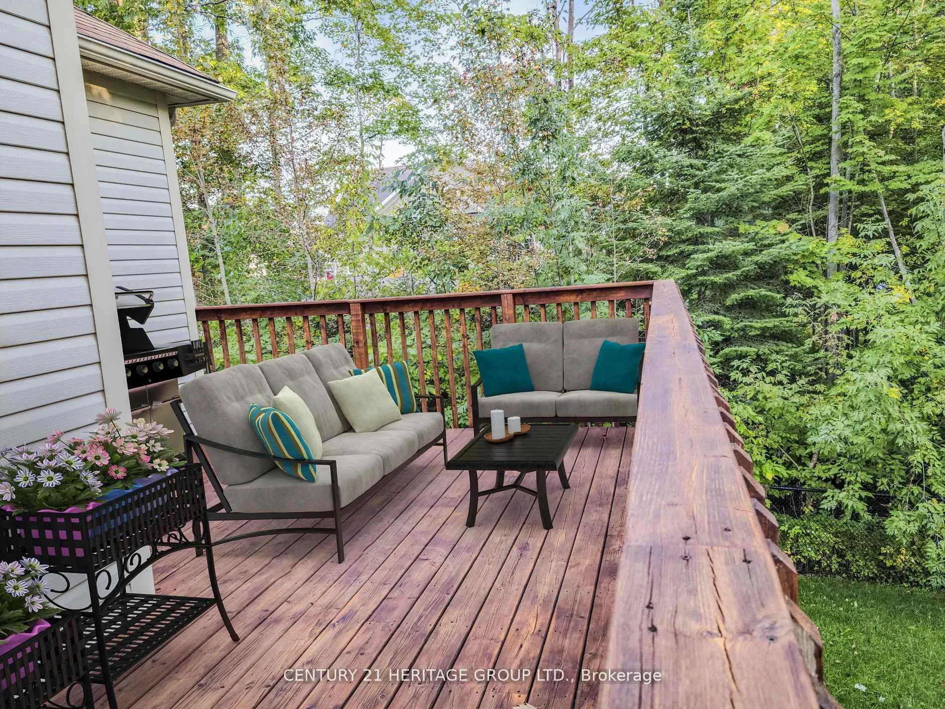 Photo 15 of 44 White Sands Way, Wasaga Beach — HOMEH