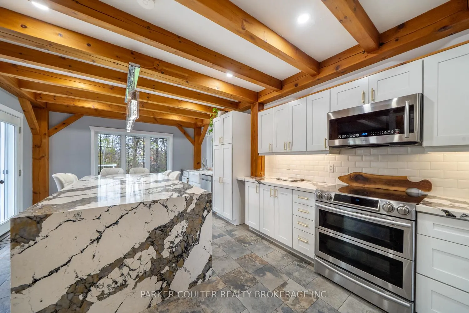 Photo 12 of 685 Park Road, Innisfil, Alcona — HOMEH