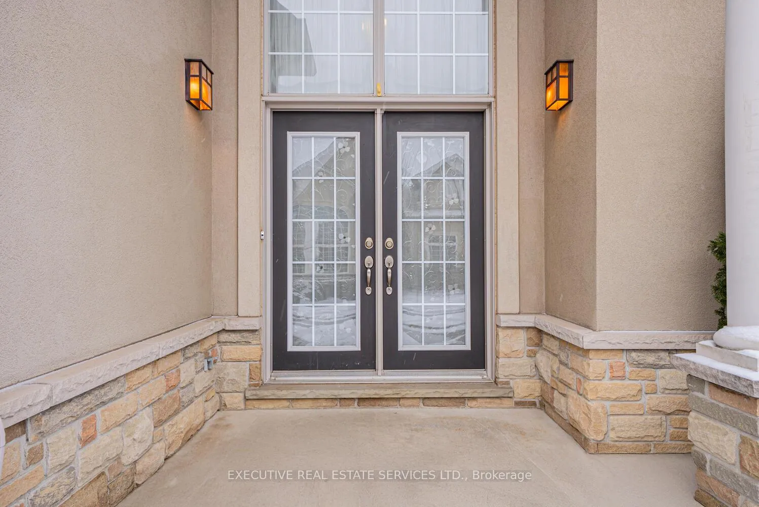 Photo 5 of 4 Berkshire Place, Hamilton, Ancaster — HOMEH