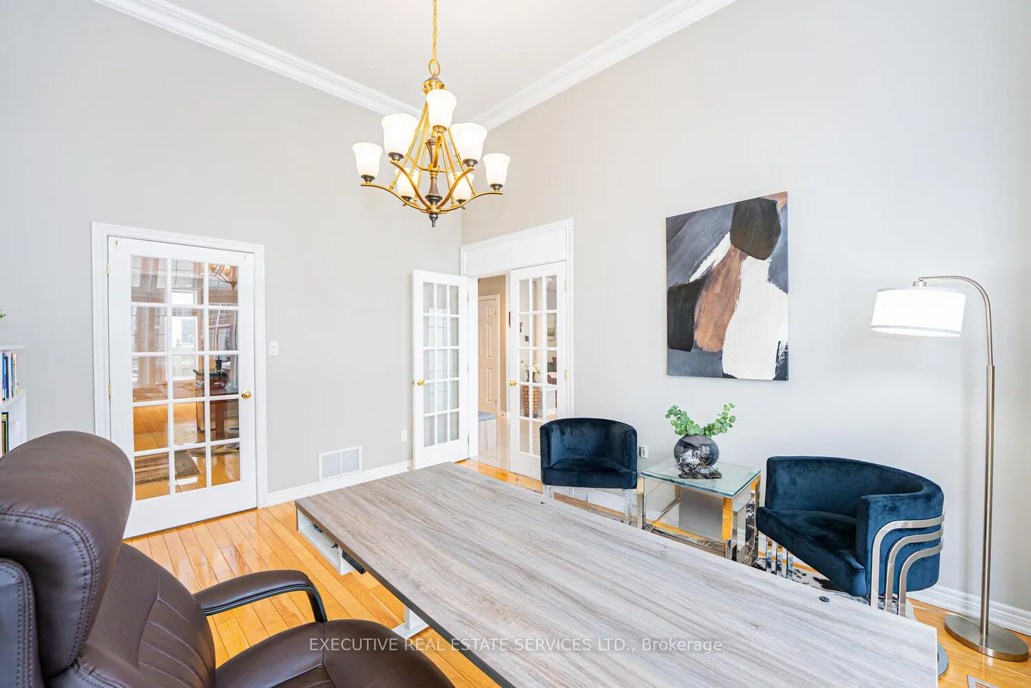 Photo 9 of 4 Berkshire Place, Hamilton, Ancaster — HOMEH