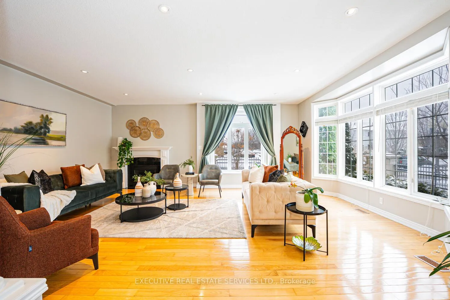 Photo 10 of 4 Berkshire Place, Hamilton, Ancaster — HOMEH