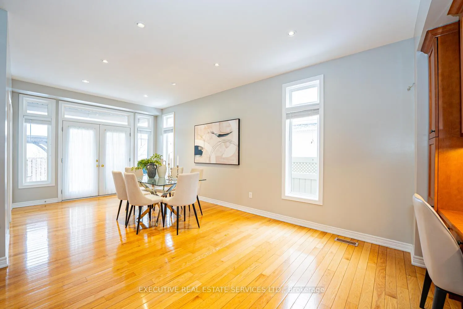 Photo 15 of 4 Berkshire Place, Hamilton, Ancaster — HOMEH