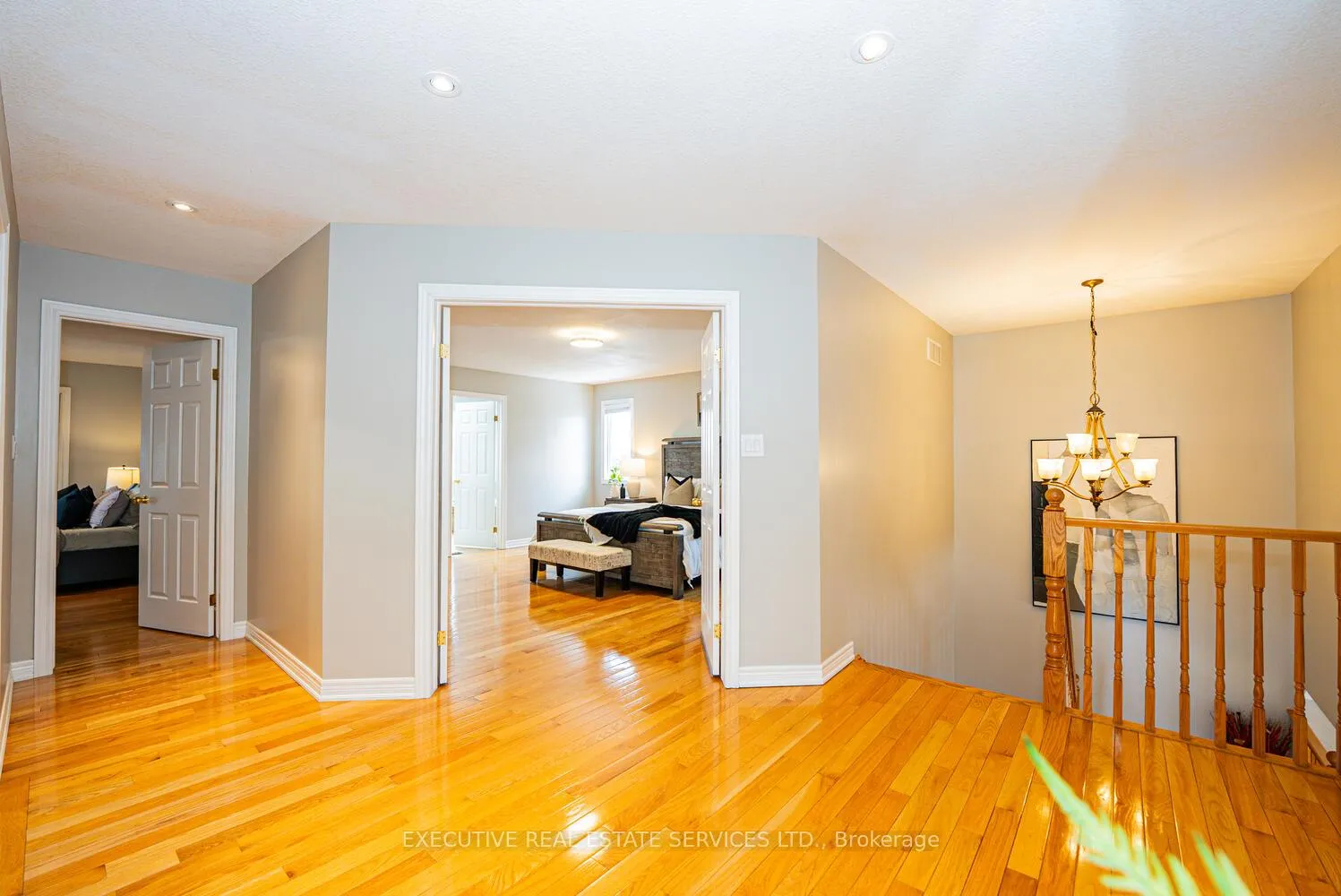 Photo 22 of 4 Berkshire Place, Hamilton, Ancaster — HOMEH