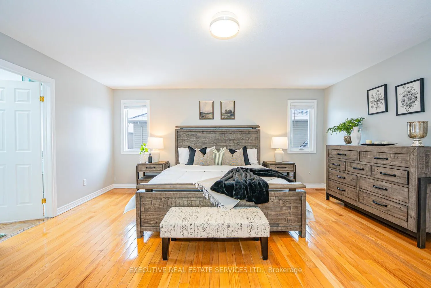 Photo 23 of 4 Berkshire Place, Hamilton, Ancaster — HOMEH