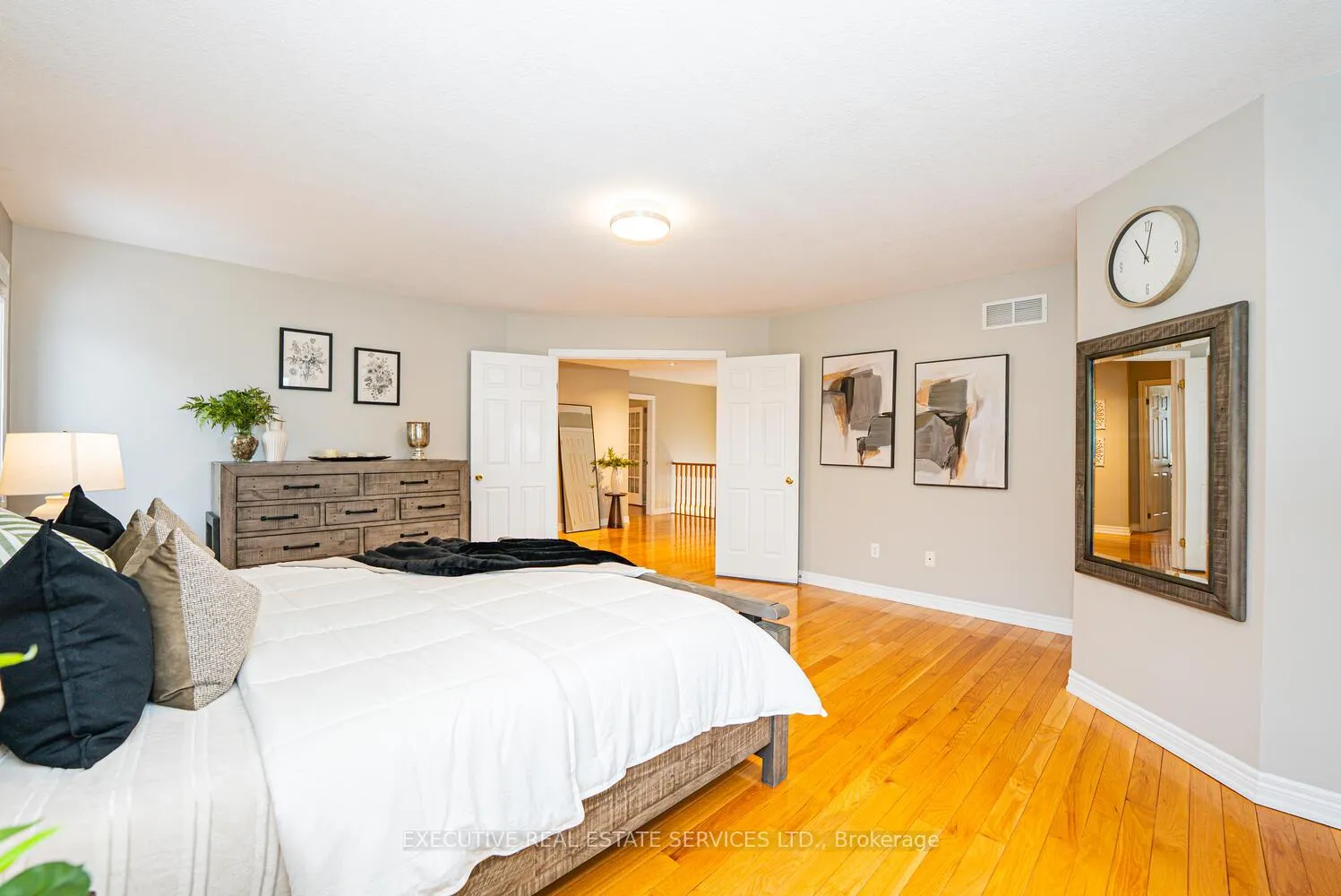 Photo 24 of 4 Berkshire Place, Hamilton, Ancaster — HOMEH