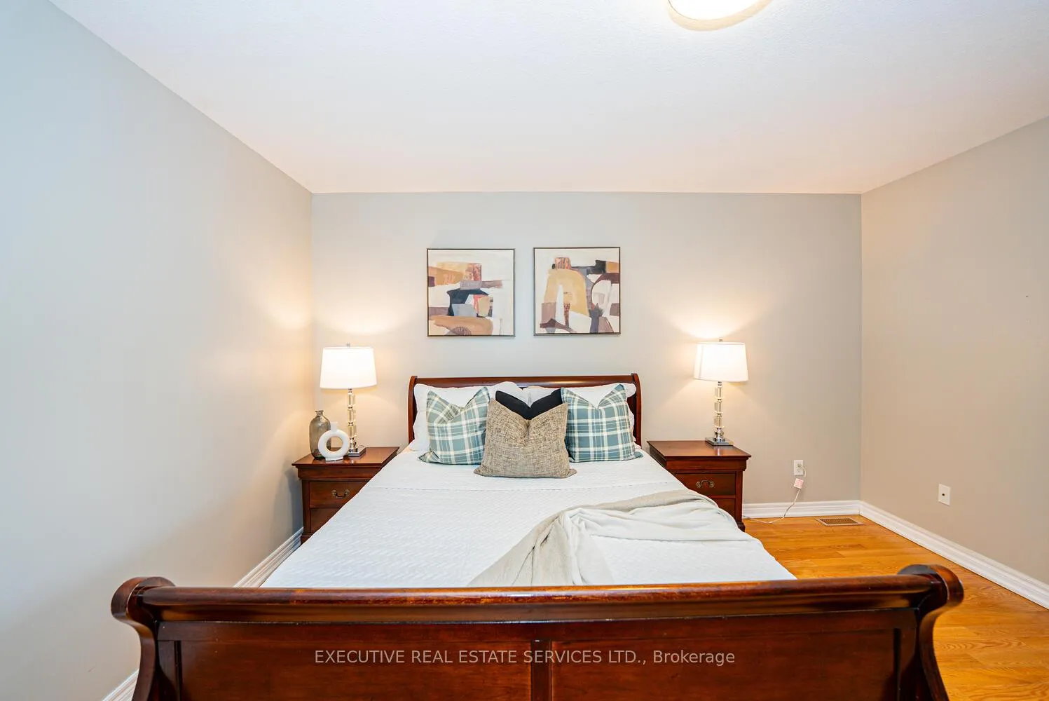 Photo 27 of 4 Berkshire Place, Hamilton, Ancaster — HOMEH