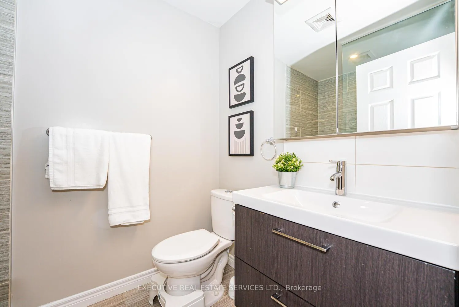 Photo 31 of 4 Berkshire Place, Hamilton, Ancaster — HOMEH