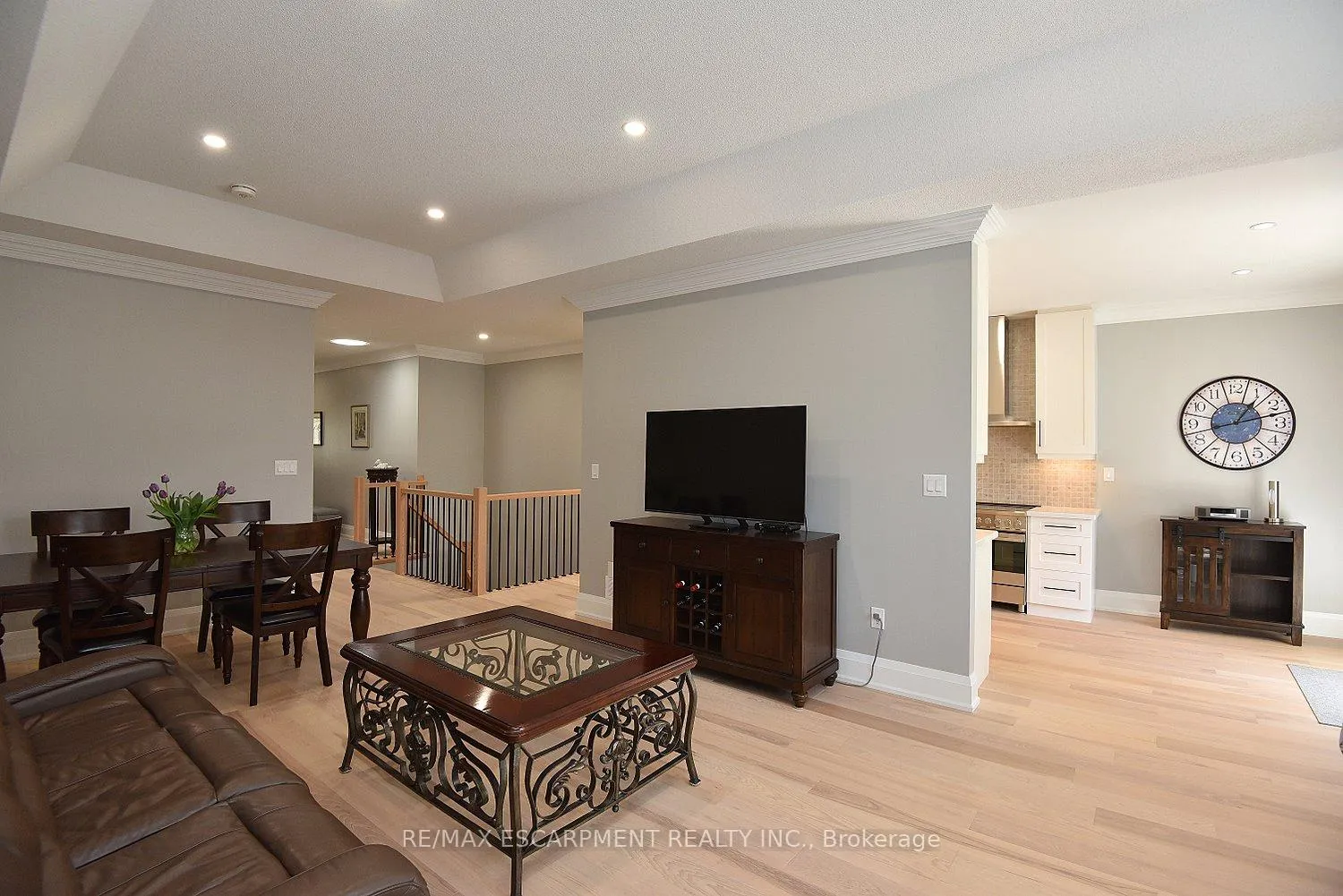 Photo 4 of 49 Riveroaks Drive, Hamilton, Twenty Place — HOMEH
