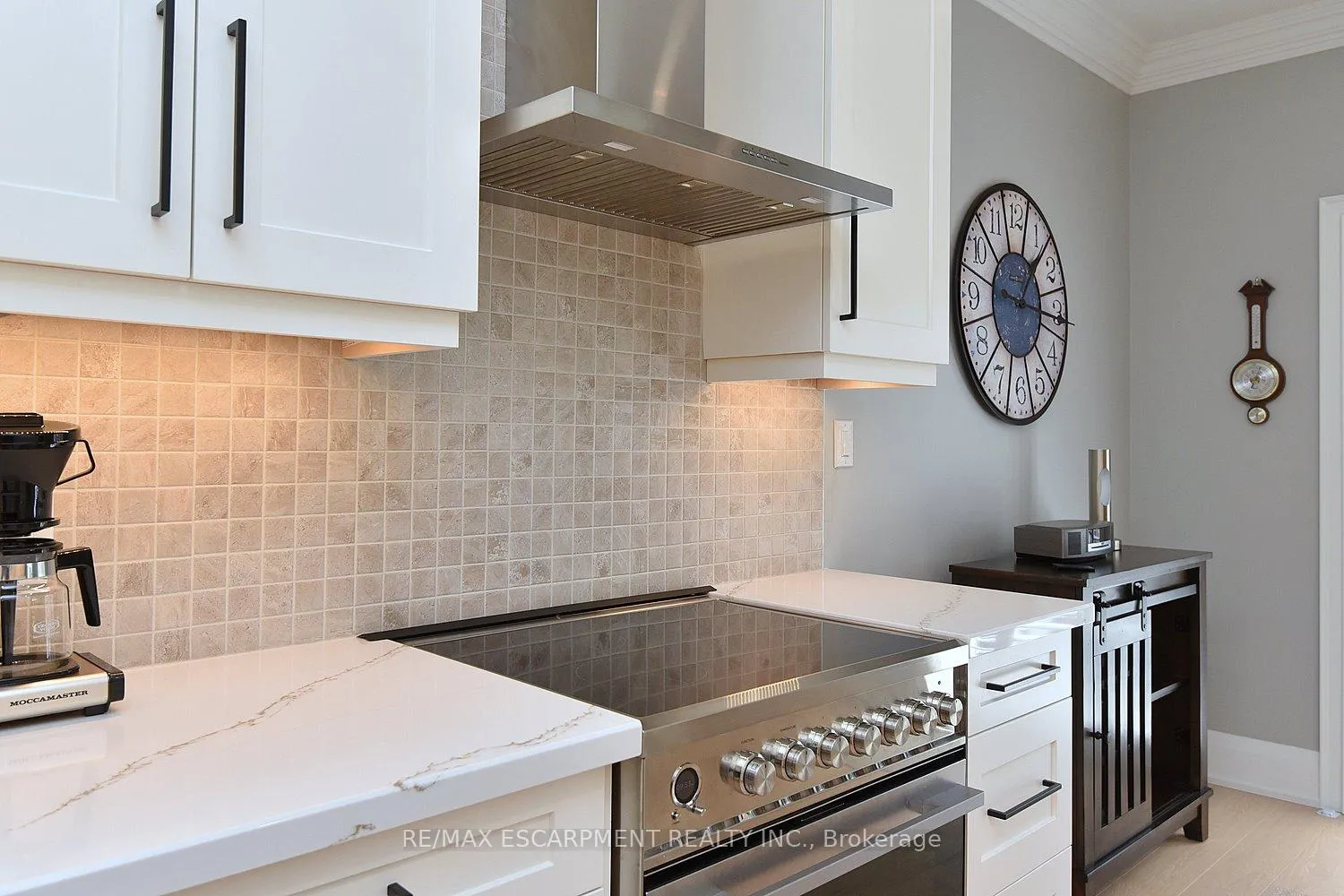 Photo 9 of 49 Riveroaks Drive, Hamilton, Twenty Place — HOMEH