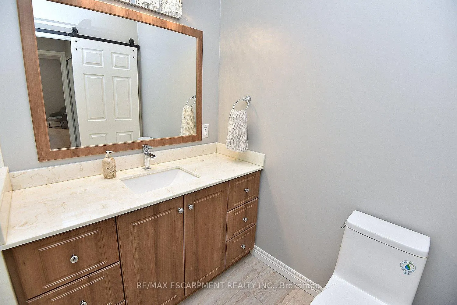 Photo 17 of 49 Riveroaks Drive, Hamilton, Twenty Place — HOMEH