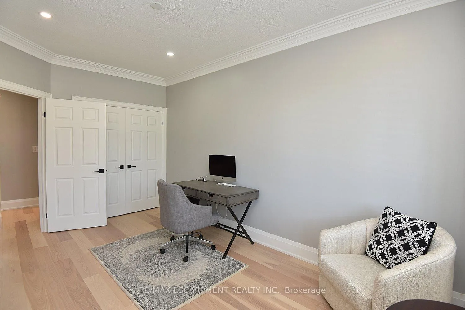 Photo 19 of 49 Riveroaks Drive, Hamilton, Twenty Place — HOMEH