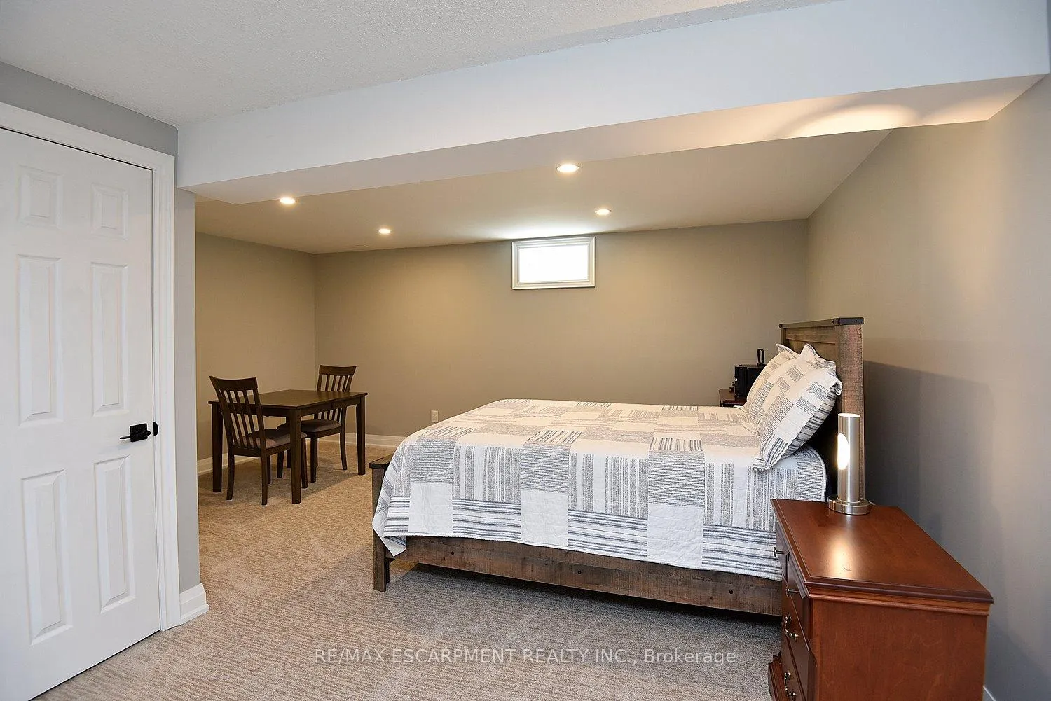 Photo 26 of 49 Riveroaks Drive, Hamilton, Twenty Place — HOMEH