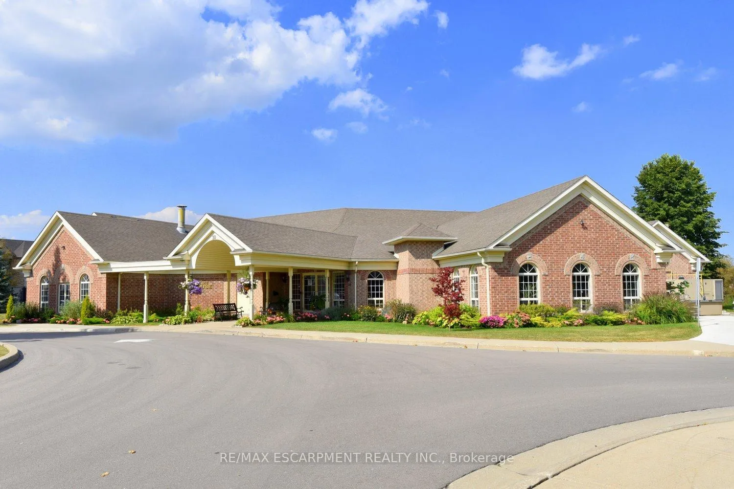Photo 48 of 49 Riveroaks Drive, Hamilton, Twenty Place — HOMEH