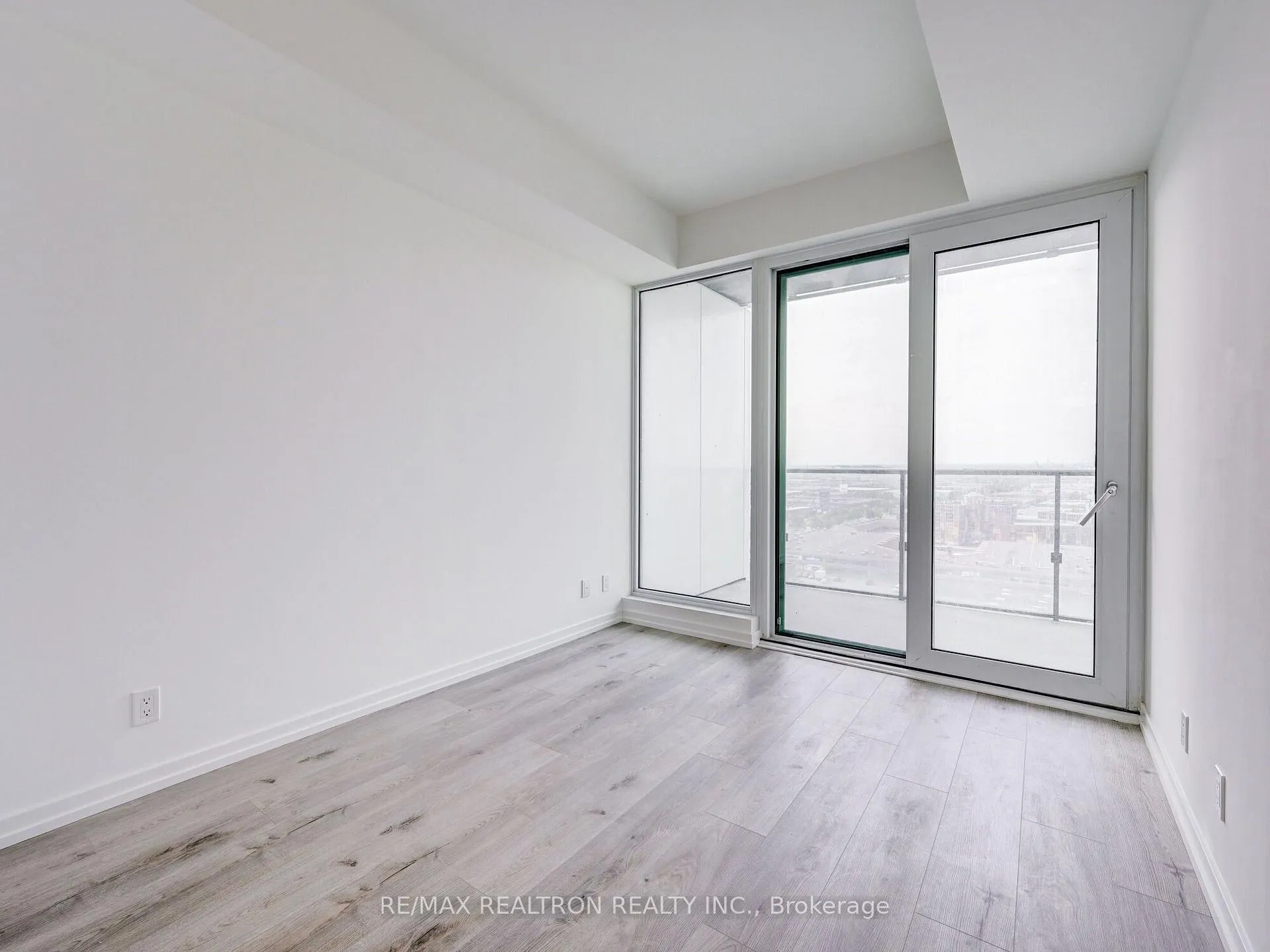 Photo 5 of Unit 1508, 7890 Jane Street, Vaughan, Vaughan Corporate Centre — HOMEH