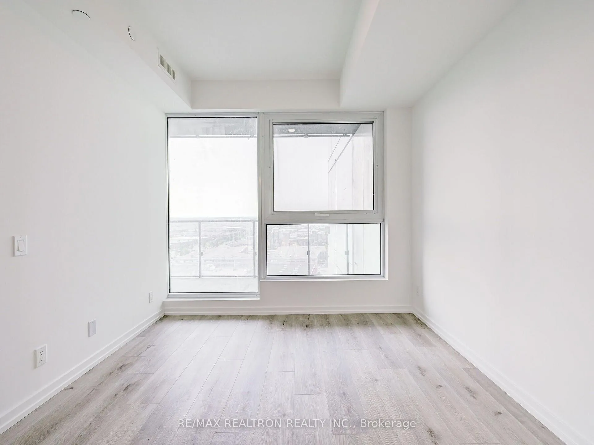 Photo 12 of Unit 1508, 7890 Jane Street, Vaughan, Vaughan Corporate Centre — HOMEH