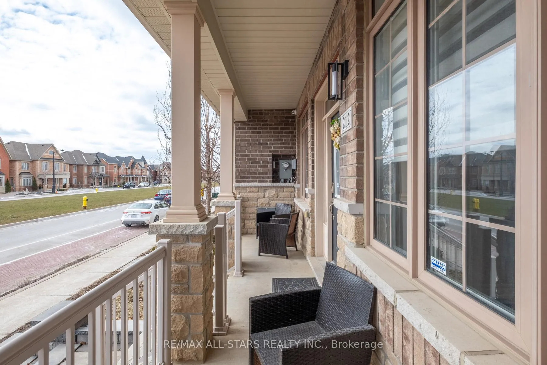 Photo 3 of 212 East's Corners Boulevard, Vaughan, Kleinburg — HOMEH
