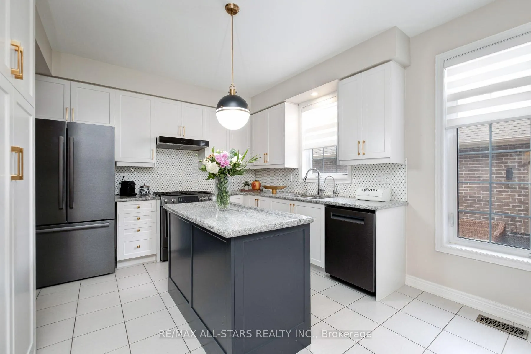 Photo 18 of 212 East's Corners Boulevard, Vaughan, Kleinburg — HOMEH
