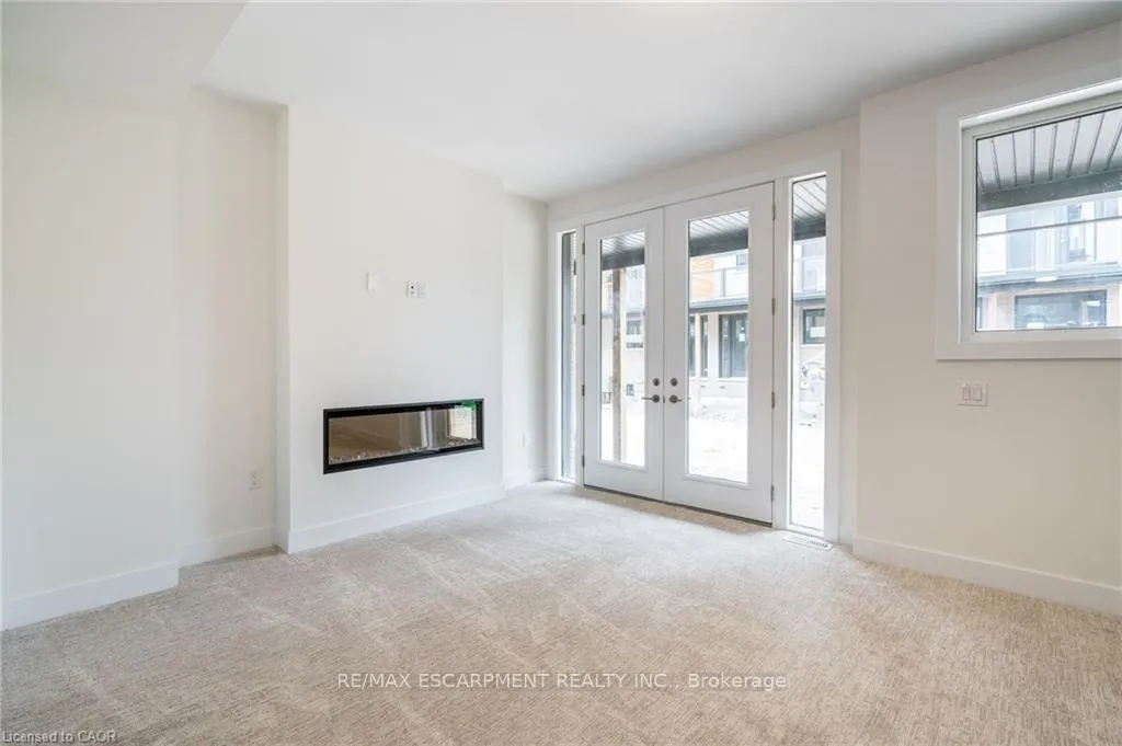 Photo 4 of Unit 47, 2273 Turnberry Road, Burlington, Rose — HOMEH