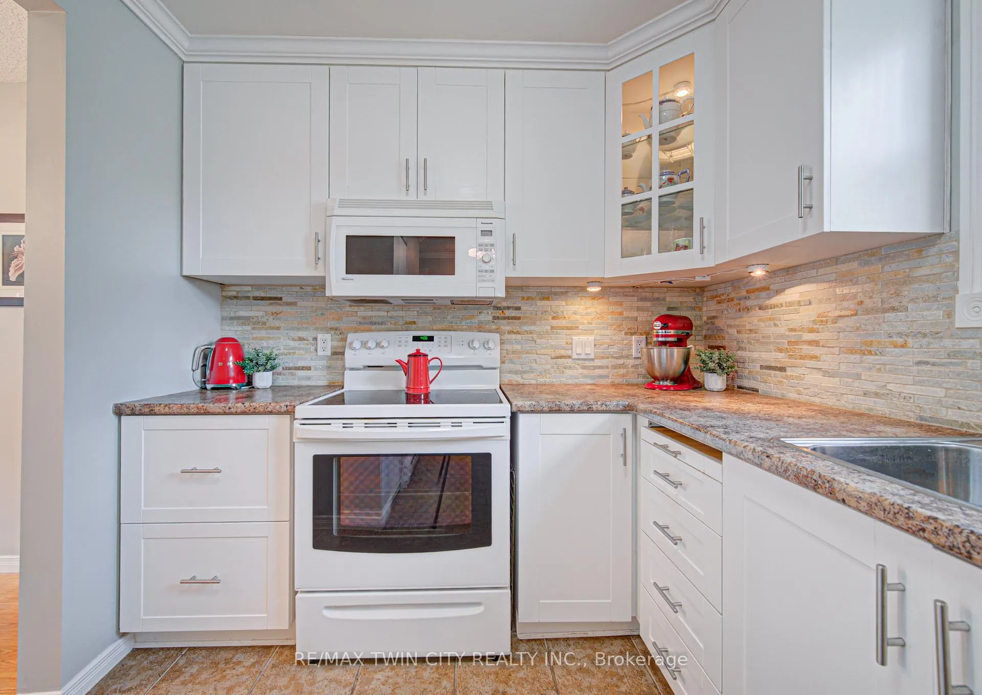 Photo 4 of Unit 26, 175 Cedar Street, Cambridge, Southwood - Kinbridge — HOMEH