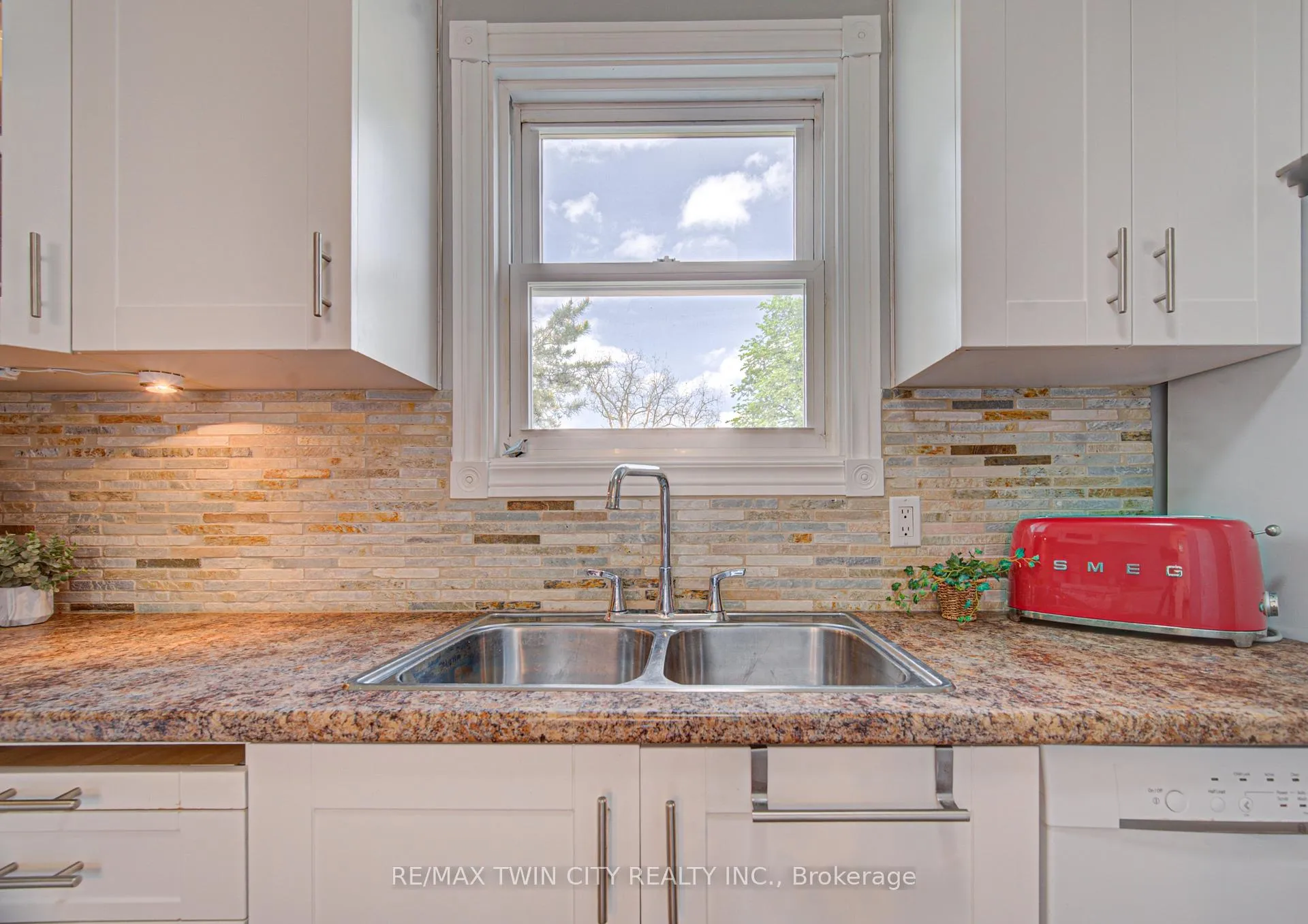 Photo 6 of Unit 26, 175 Cedar Street, Cambridge, Southwood - Kinbridge — HOMEH