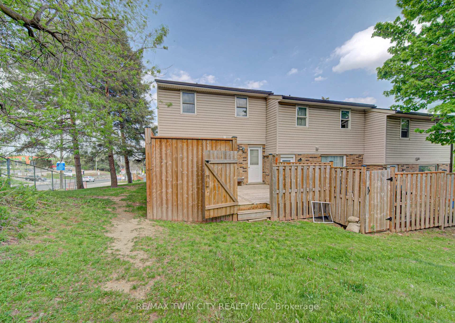 Photo 25 of Unit 26, 175 Cedar Street, Cambridge, Southwood - Kinbridge — HOMEH