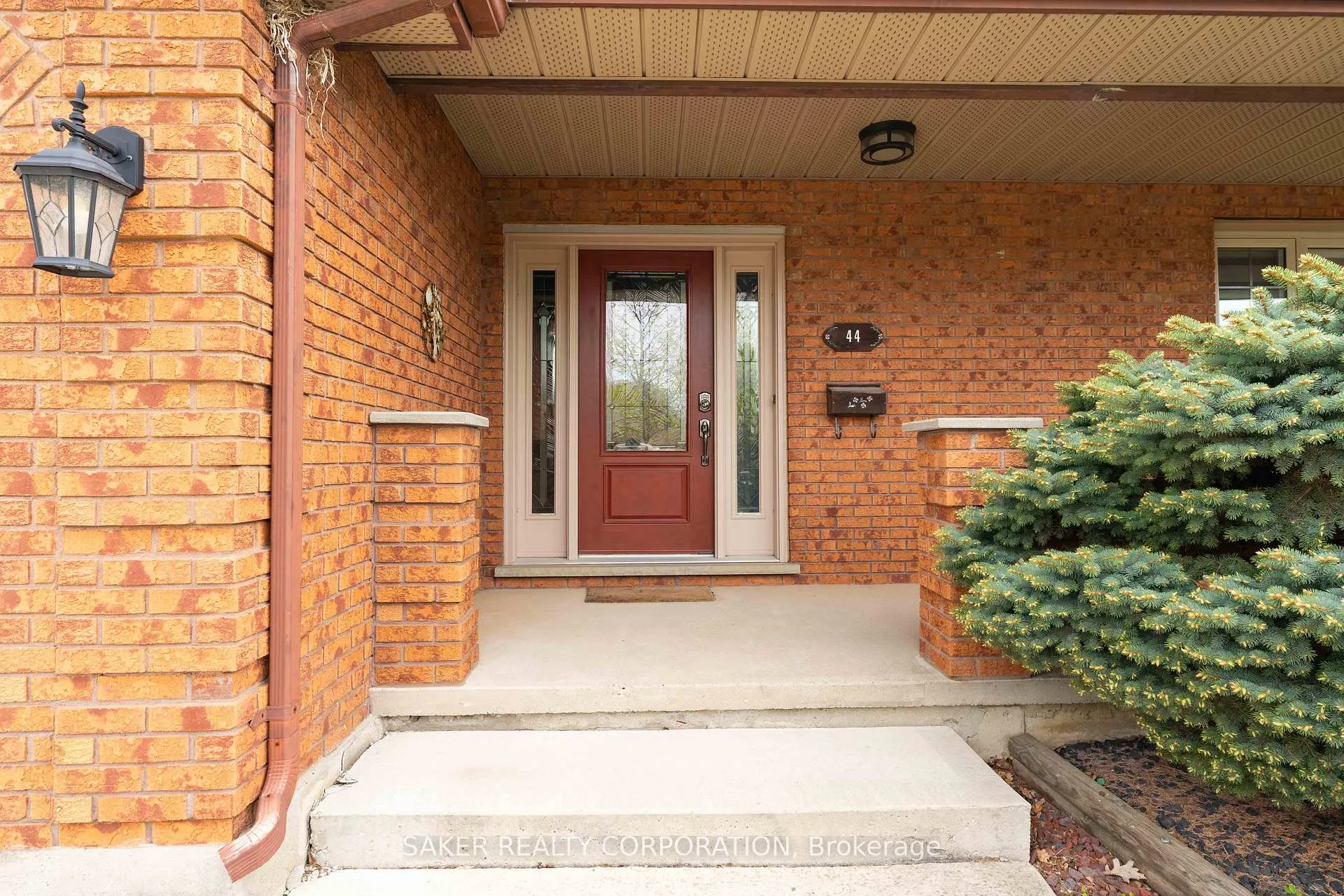 Photo 4 of 44 Golfview Crescent, London, South Q — HOMEH