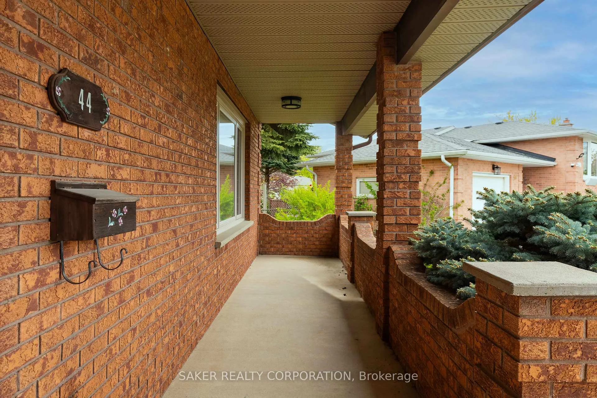 Photo 5 of 44 Golfview Crescent, London, South Q — HOMEH