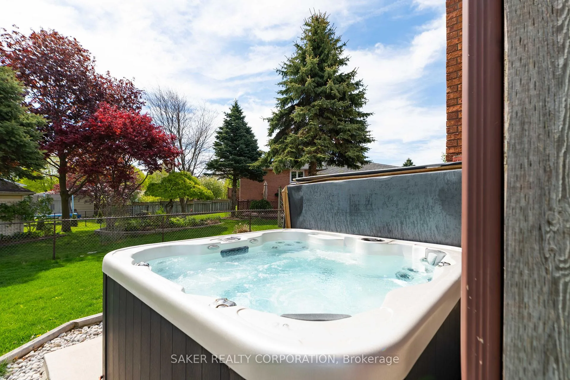 Photo 7 of 44 Golfview Crescent, London, South Q — HOMEH